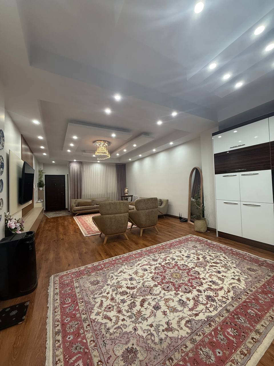 فروش واحد ۱۰۸متری سنددار ۵ سال ساخت در اندیشه فاز یک