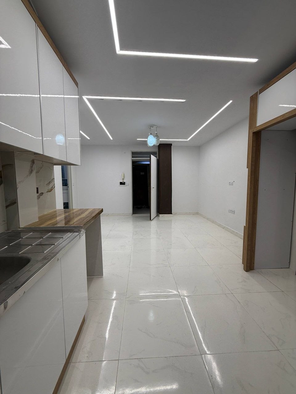 فروش آپارتمان ۴۶ متری روبنما با پارکینگ سندی در فاز ۱ اندیشه — تصویر 3