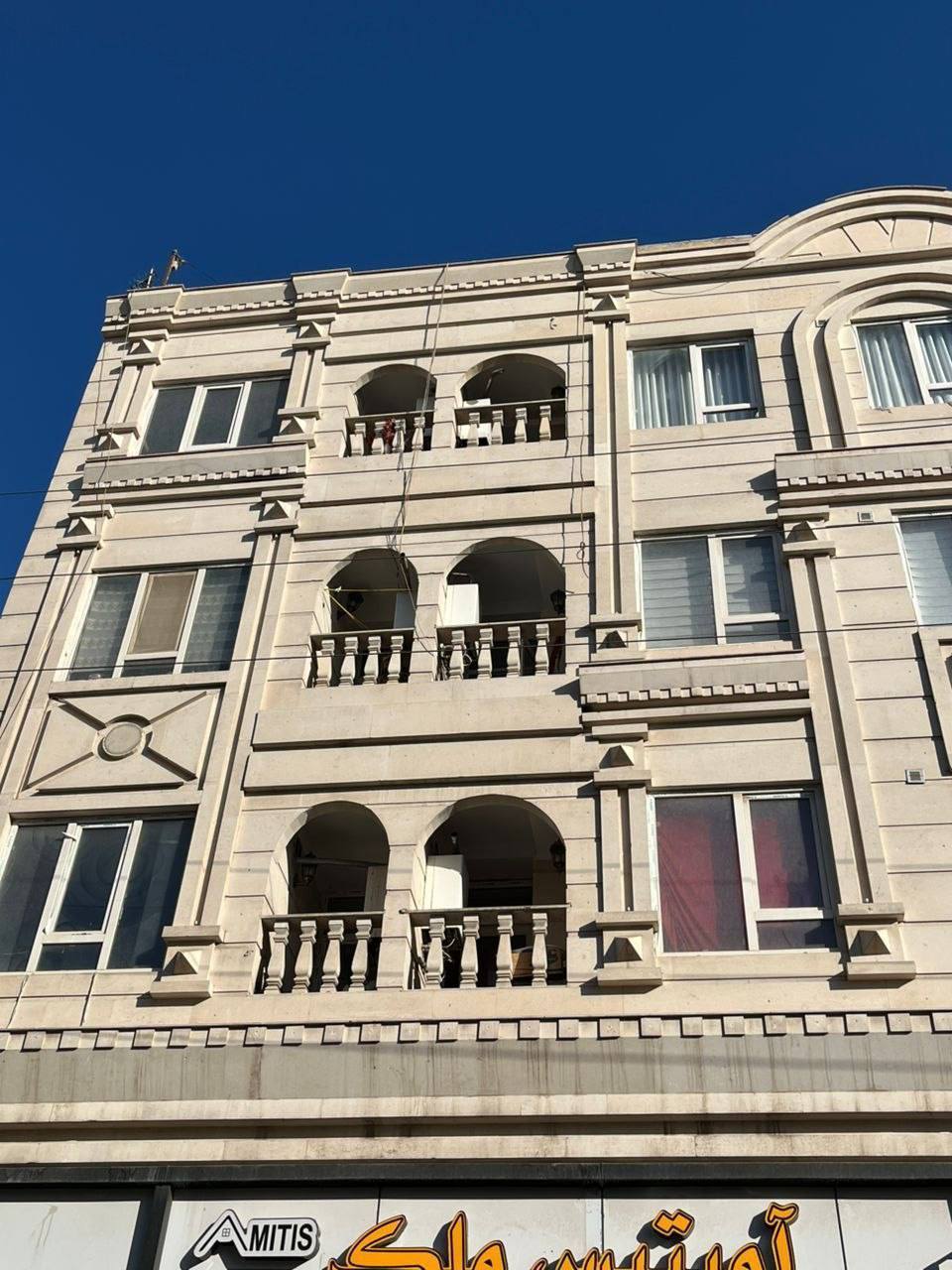فروش آپارتمان ۴۳متری سنددار در اندیشه با آسانسور و پارکینگ — تصویر 2